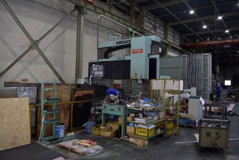 門型マシニングセンター：RB-4VM（新日本工機）の画像