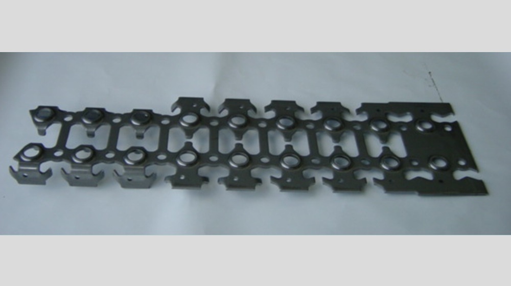 冷間プレス⾦型の製作